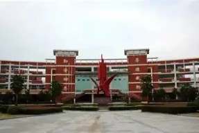 易游体育-包含比利亚雷亚尔小胜，保持在西甲竞争中的压力的词条