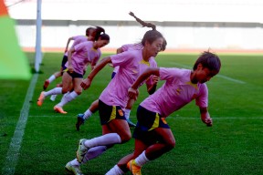 易游体育赛事中心-国际女足备战有惊无险,再冲金牌是真的吗