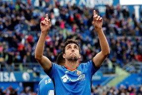 易游体育公司-关于西甲球队签下新后卫，强化后防线的信息