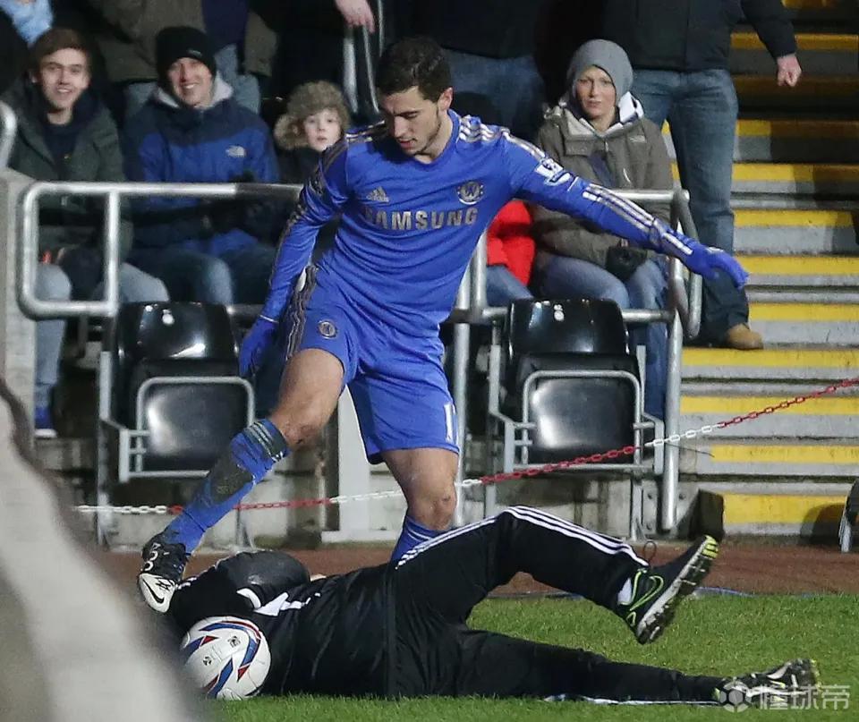 切尔西惊险险胜,阿扎尔莱克六战八球(巴黎圣日耳曼阿什拉夫个人简介) 切尔西惊险险胜,阿扎尔莱克六战八球(巴黎圣日耳曼阿什拉夫个人简介)