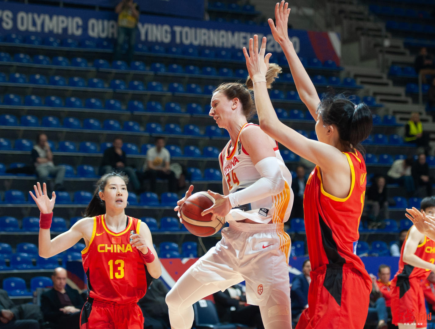 西班牙女篮大胜美国,晋级篮球世界杯半决赛 西班牙女篮大胜美国,晋级篮球世界杯半决赛