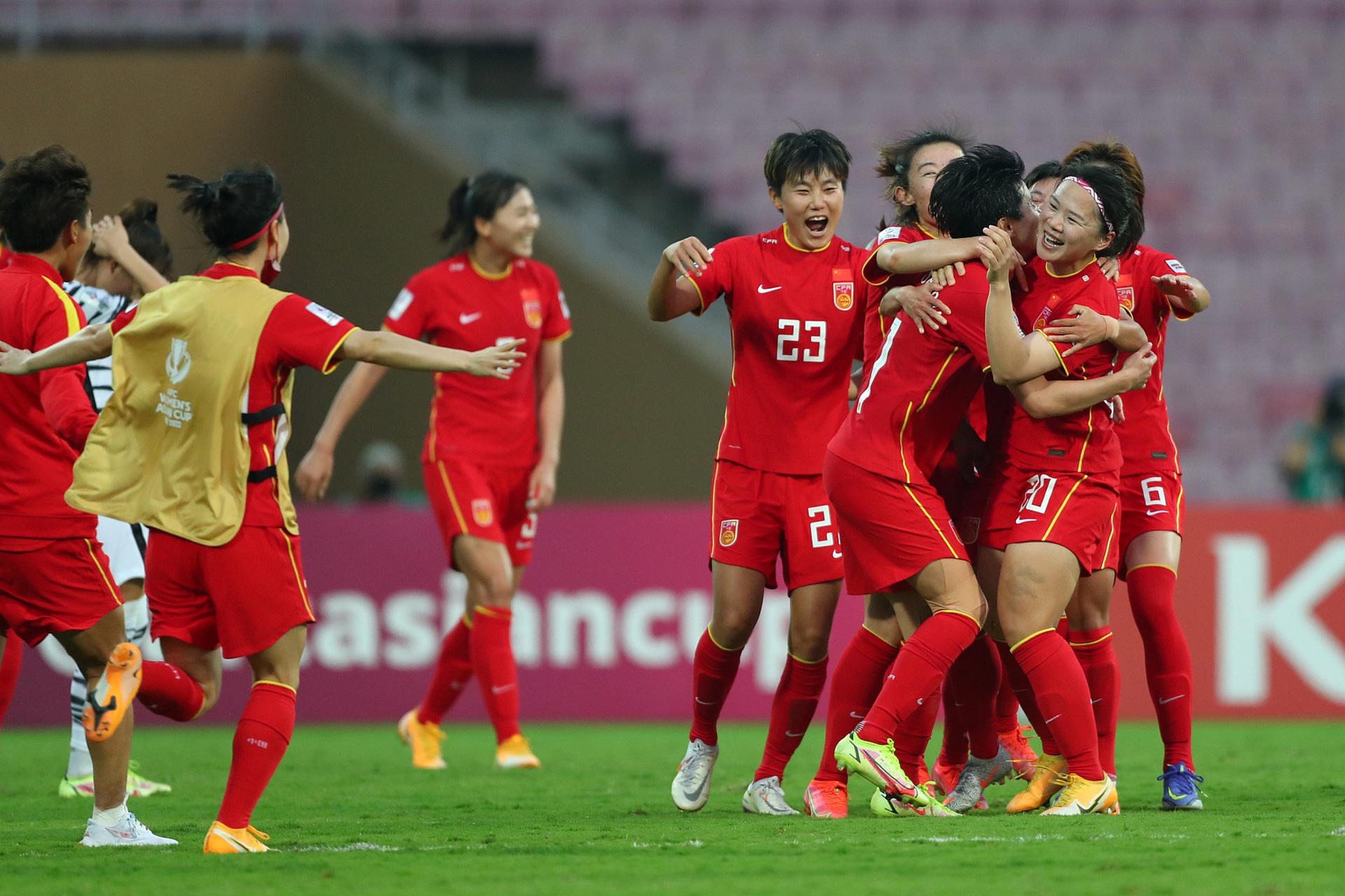 肩负重任，国青女足备战国际比赛